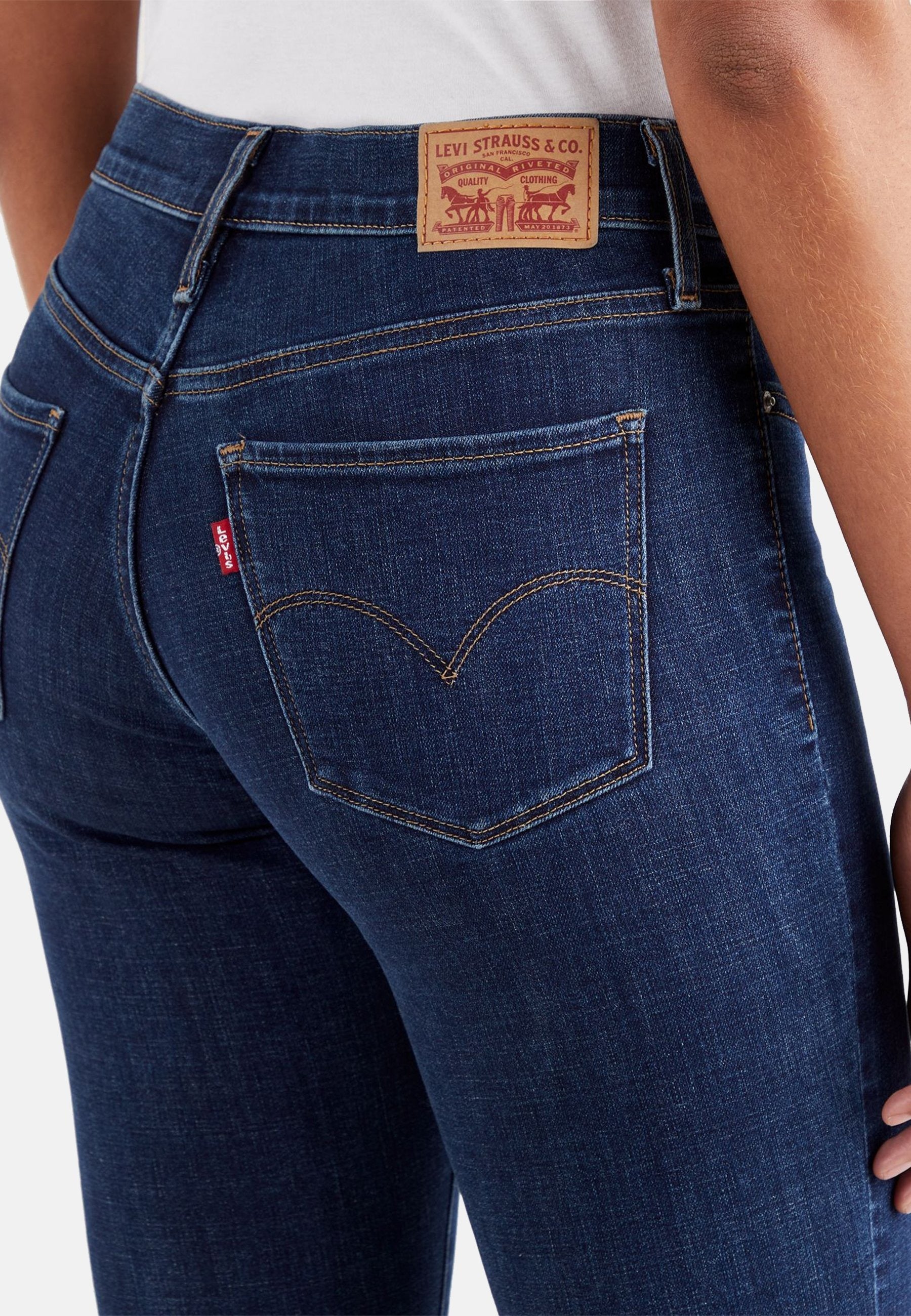 Levi's 314 Shaping Straight Spodnie Jeansowe WJZ