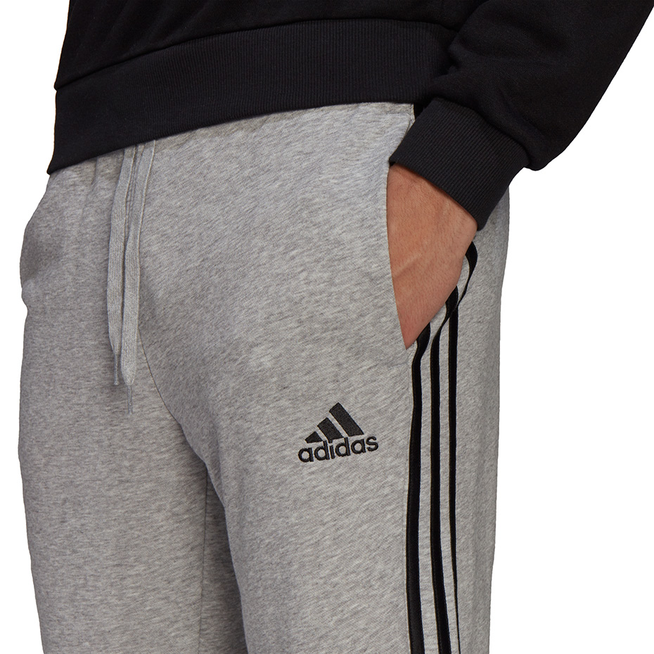 adidas Originals Spodnie męskie dresowe szare Essentials Tapered Elastic 3 Stripes GK9001