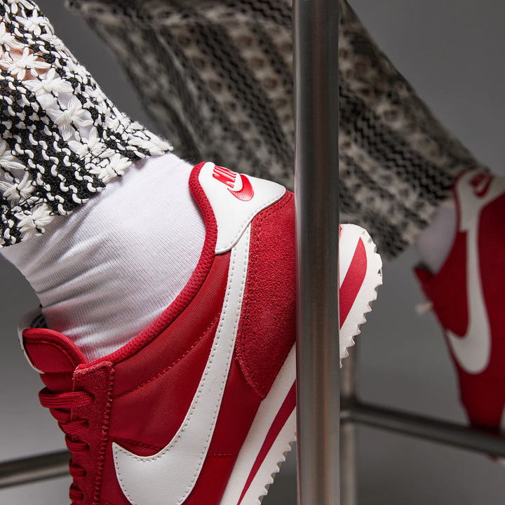 Nike W Cortez SE Gym Red Sail Czerwone IF1764-600