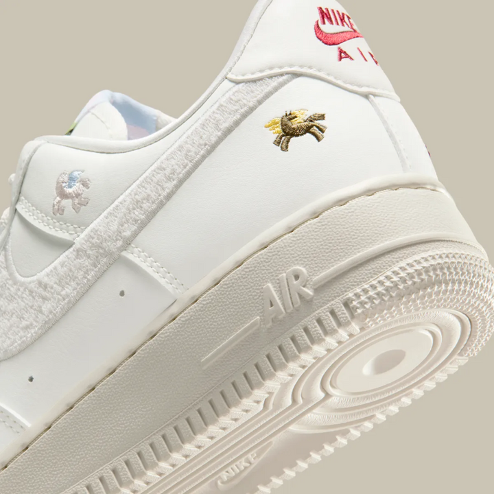 Nike Air Force 1'07 W "Pegasus" Białe Buty Sportowe Sneakersy Damskie IQ1143-100