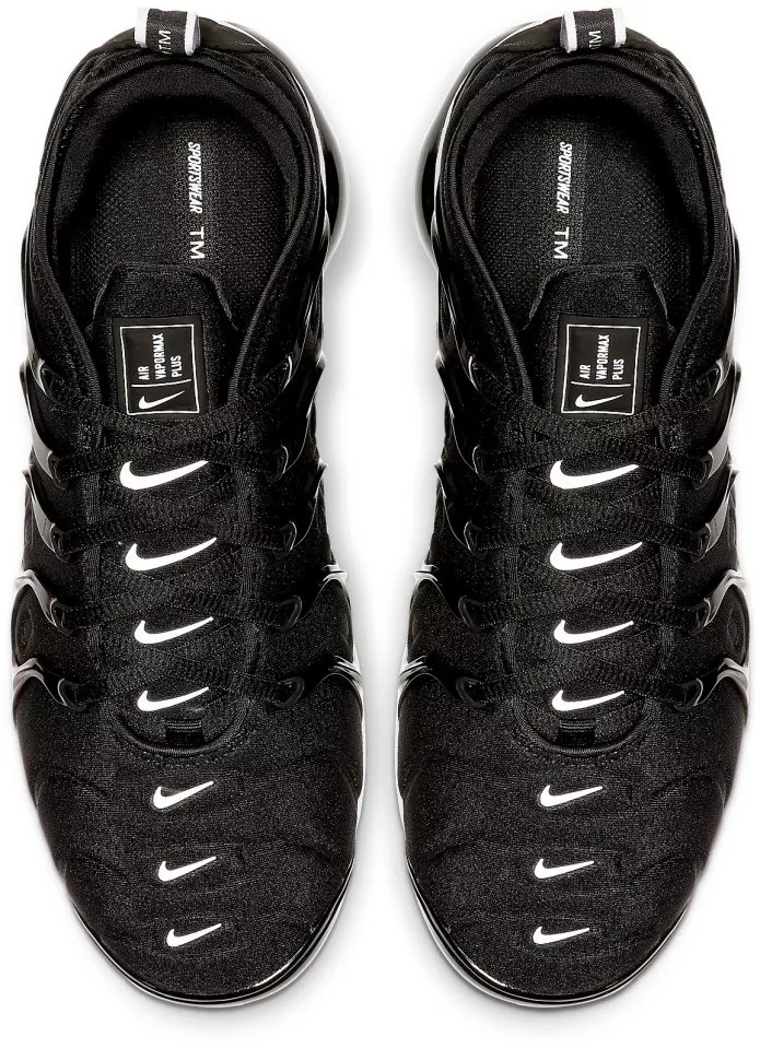air max plus overbranding black